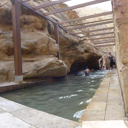 Afra Hot Springs Chalets At-Tafilah Eksteriør bilde