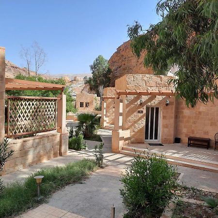Afra Hot Springs Chalets At-Tafilah Eksteriør bilde
