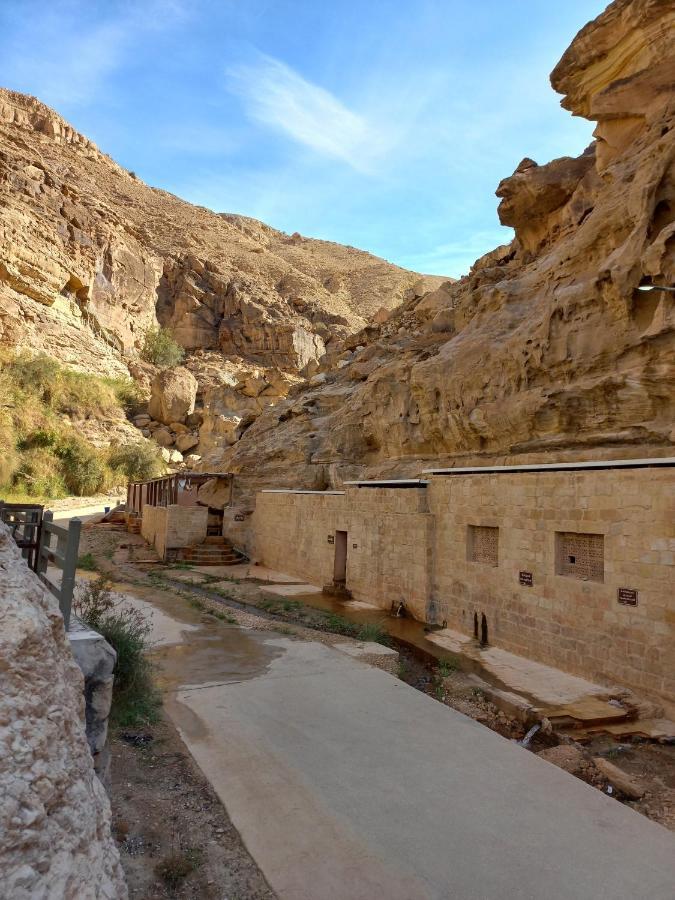 Afra Hot Springs Chalets At-Tafilah Eksteriør bilde