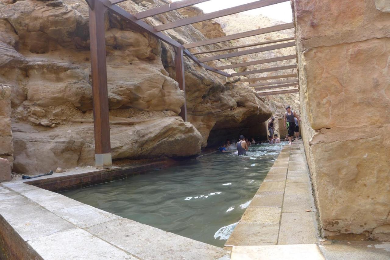 Afra Hot Springs Chalets At-Tafilah Eksteriør bilde