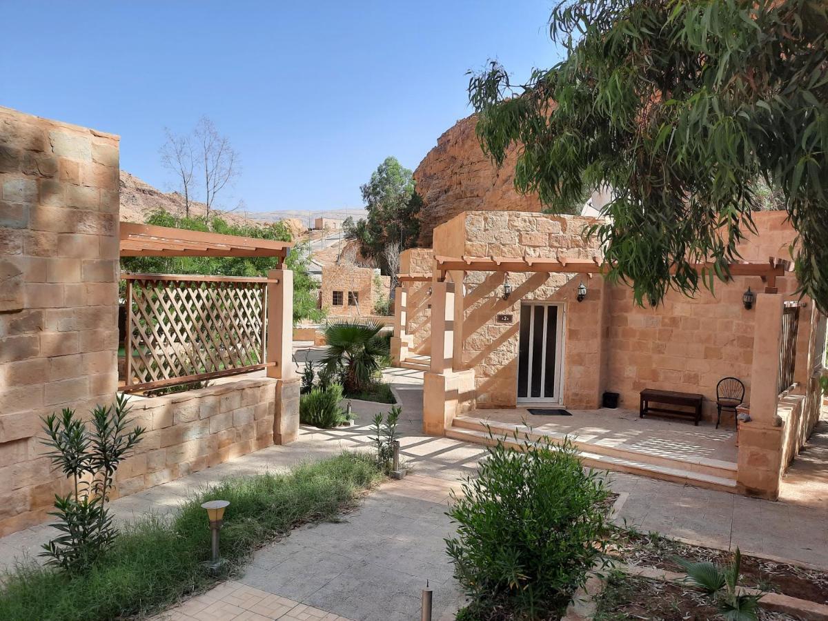 Afra Hot Springs Chalets At-Tafilah Eksteriør bilde
