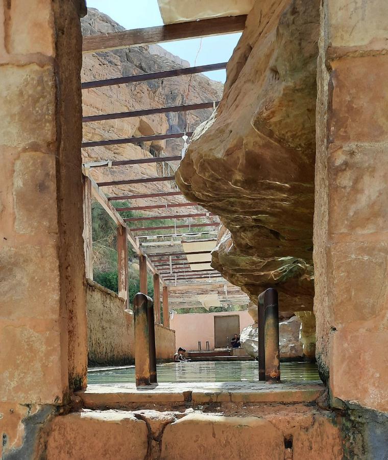 Afra Hot Springs Chalets At-Tafilah Eksteriør bilde