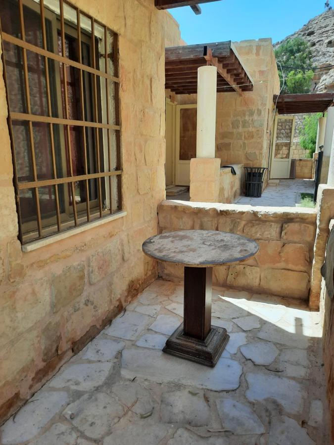 Afra Hot Springs Chalets At-Tafilah Eksteriør bilde