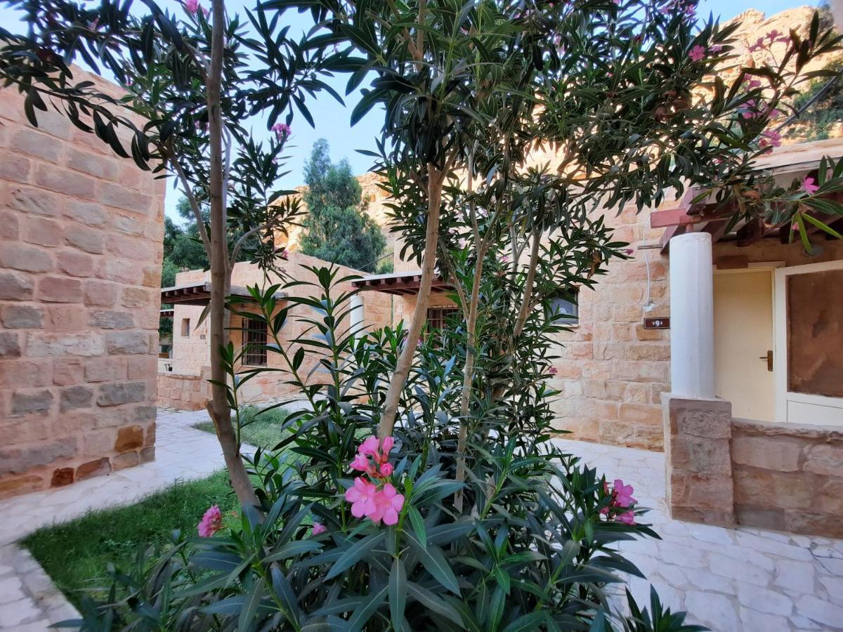 Afra Hot Springs Chalets At-Tafilah Eksteriør bilde
